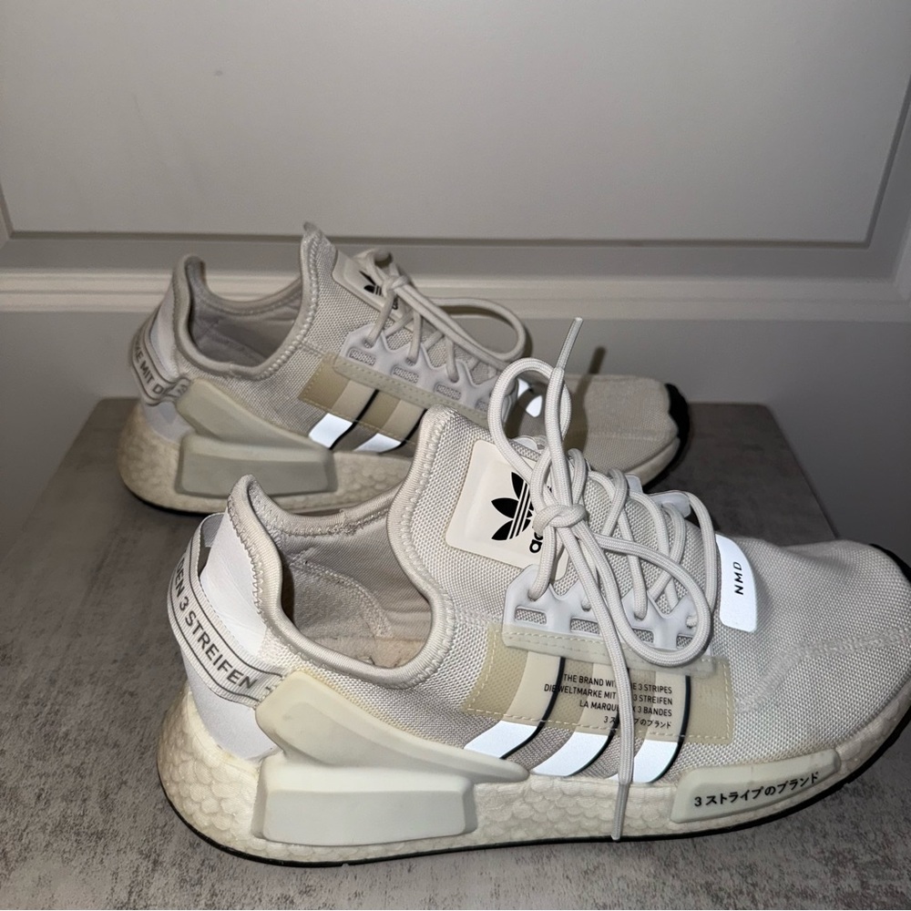 Adidas NMD R1 V2 Men Size 9 - Picture 2 of 7